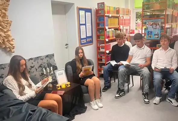 Narodowe Czytanie „Dziadów” w bibliotece szkolnej