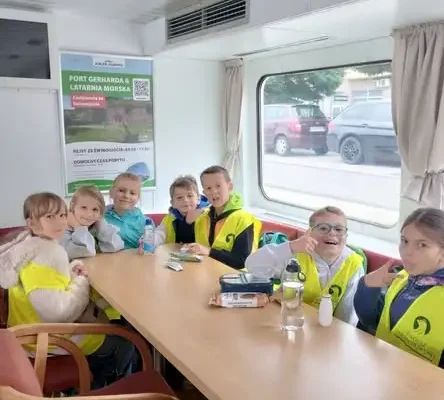 Klasa 3a ze Szkoły Podstawowej nr 1 zwiedziła Fort Gerharda i Latarnię Morską w Świnoujściu
