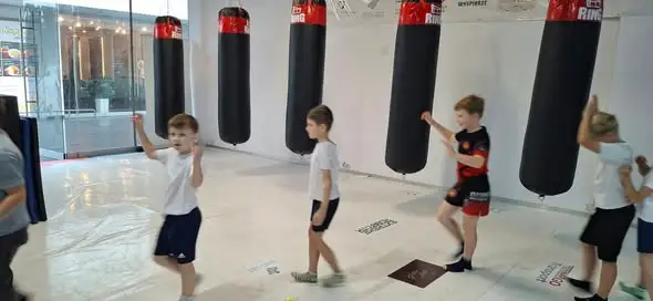 Dzień Chłopaka w rytmie sportu – klasa 2d odwiedziła klub Elita